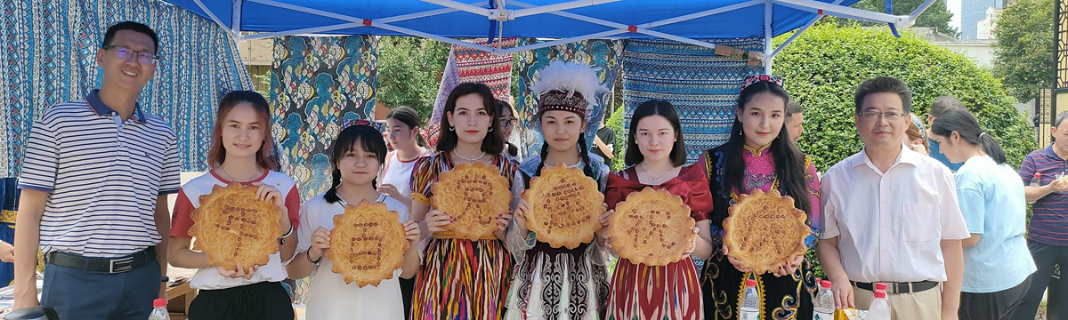 赌场老虎机
民族团结活动月顺利举办